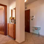 Guesthost - Sea View With Balcony! דירה *