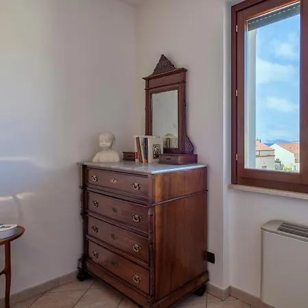 Sea View With Balcony! ألغيرو