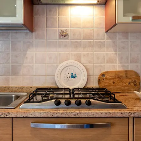 Sea View With Balcony! ألغيرو