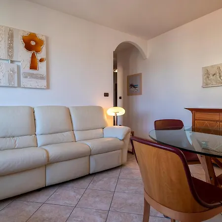 Sea View With Balcony! Apartman *